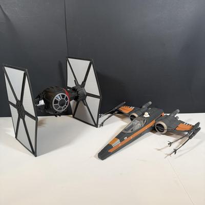 LOT 205: Star Wars Sequel Trilogy X-Wing and Tie Fighter