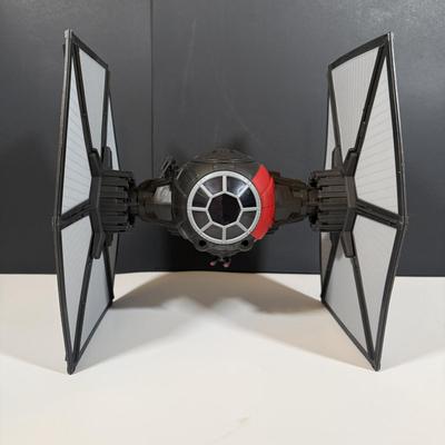LOT 205: Star Wars Sequel Trilogy X-Wing and Tie Fighter