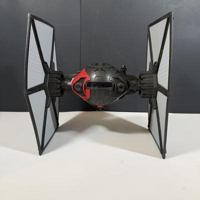 LOT 205: Star Wars Sequel Trilogy X-Wing and Tie Fighter
