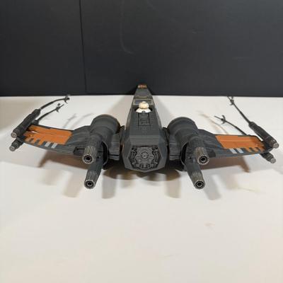 LOT 205: Star Wars Sequel Trilogy X-Wing and Tie Fighter