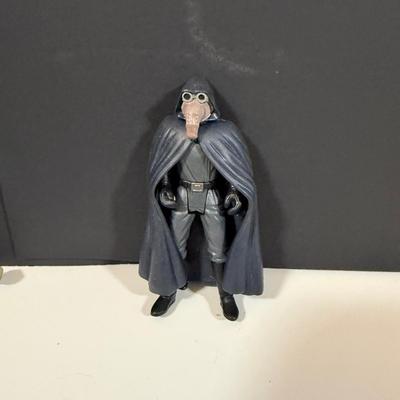 LOT 207: Star Wars Landspeeder Toy and Figures - A New Hope - 1990s