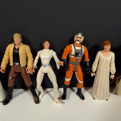 LOT 209: Star Wars Figures -1990s - A New Hope