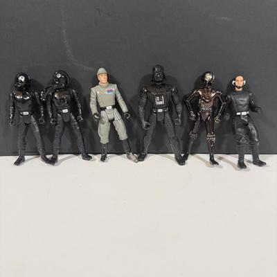 LOT 209: Star Wars Figures -1990s - A New Hope