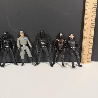 LOT 209: Star Wars Figures -1990s - A New Hope