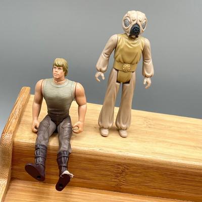 LOT 211: Star Wars Figure Collection - Empire Strikes Back - 1990s