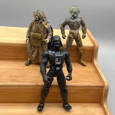 LOT 211: Star Wars Figure Collection - Empire Strikes Back - 1990s