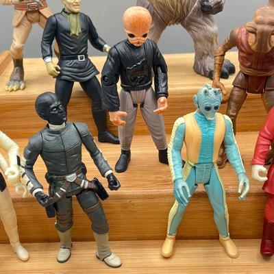 LOT 212: Star Wars 1990s Figure Collection - A New Hope Cantina