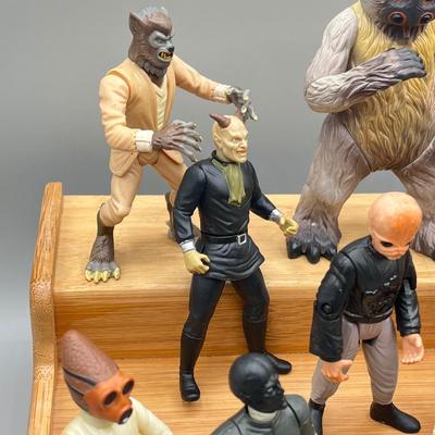 LOT 212: Star Wars 1990s Figure Collection - A New Hope Cantina