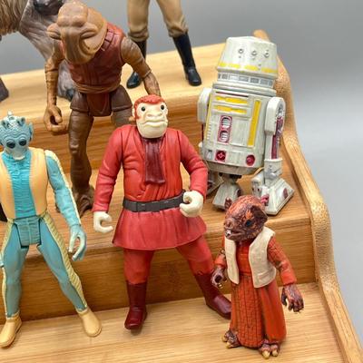LOT 212: Star Wars 1990s Figure Collection - A New Hope Cantina
