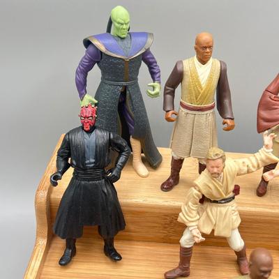 LOT 213: Star Wars 1990s Figures - Prequels and More