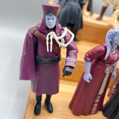 LOT 213: Star Wars 1990s Figures - Prequels and More