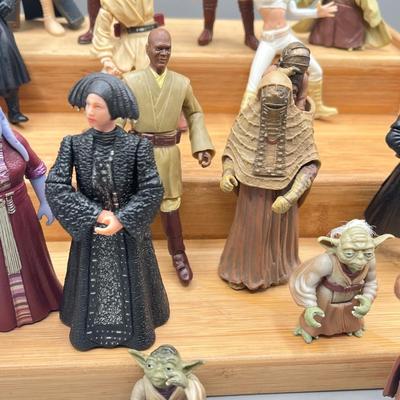 LOT 213: Star Wars 1990s Figures - Prequels and More