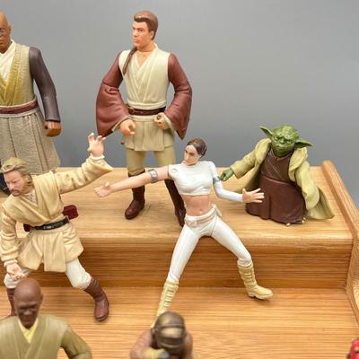 LOT 213: Star Wars 1990s Figures - Prequels and More