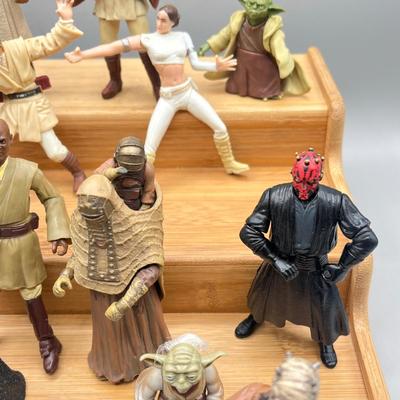LOT 213: Star Wars 1990s Figures - Prequels and More
