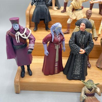 LOT 213: Star Wars 1990s Figures - Prequels and More