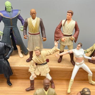LOT 213: Star Wars 1990s Figures - Prequels and More