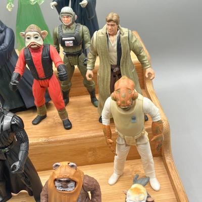 LOT 216: Star Wars Figures - 1990s - Return of the Jedi w/ Speeder Bike
