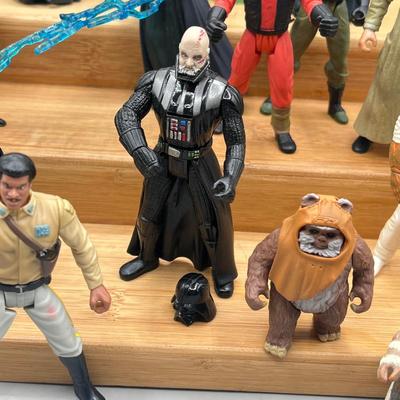 LOT 216: Star Wars Figures - 1990s - Return of the Jedi w/ Speeder Bike