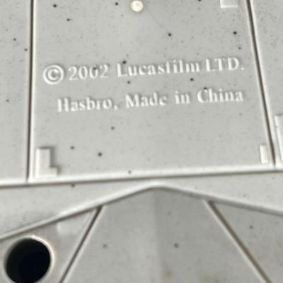 LOT: 221: We've Lost R2! Large 2002 Star Wars X-Wing Fighter Toy - Missing Droid