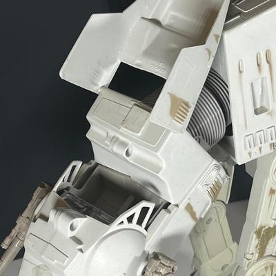 LOT 223: Star Wars AT-AT Walker - Return of the Jedi Endor Edition- 1997