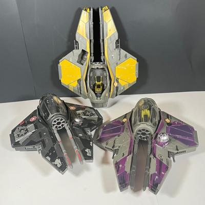 LOT 224: Three Star Wars Prequels Fighter Toys