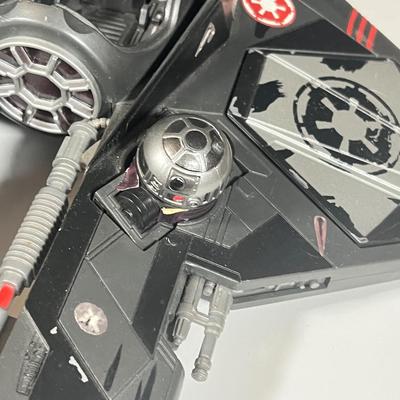 LOT 224: Three Star Wars Prequels Fighter Toys