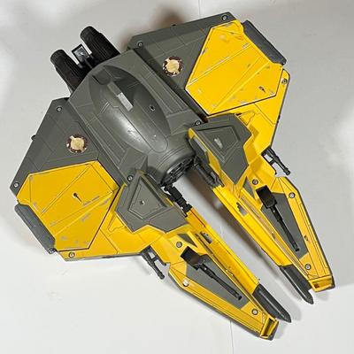 LOT 224: Three Star Wars Prequels Fighter Toys