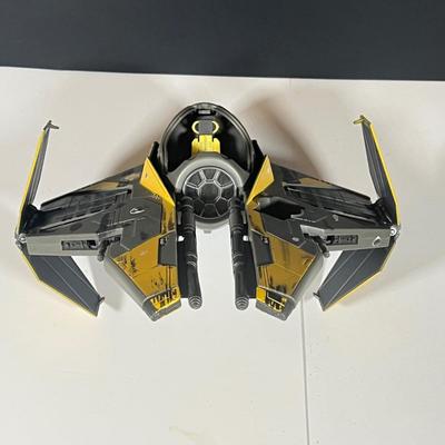 LOT 224: Three Star Wars Prequels Fighter Toys