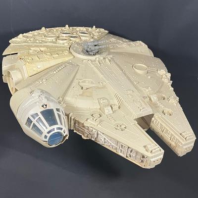 LOT 226: Vintage Star Wars Toys - Millenium Falcon, Tie Fighter and More - For Parts / Repair