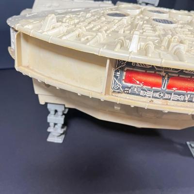 LOT 226: Vintage Star Wars Toys - Millenium Falcon, Tie Fighter and More - For Parts / Repair
