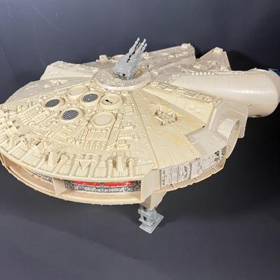 LOT 226: Vintage Star Wars Toys - Millenium Falcon, Tie Fighter and More - For Parts / Repair