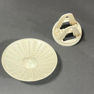 LOT 226: Vintage Star Wars Toys - Millenium Falcon, Tie Fighter and More - For Parts / Repair