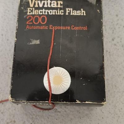 Sale Photo Thumbnail #1016: Set of 4 electronic flash units. One speed light cord. Fits medium flat rate box