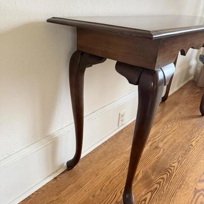 Sofa Table With Queen Anne Style Legs (LR-MG)