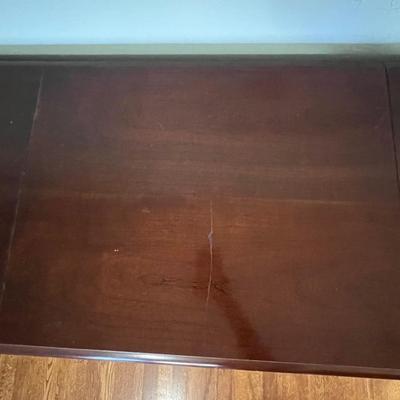 Thomasville Collector's Cherry Vanity with Flip Top Mirror & Stool (B3-RG)