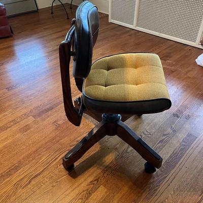 Mid-Century Modern Swivel Office Chair (B1-BC)