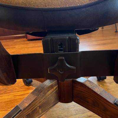 Mid-Century Modern Swivel Office Chair (B1-BC)