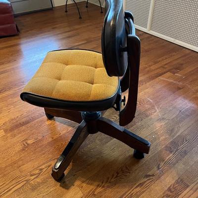 Mid-Century Modern Swivel Office Chair (B1-BC)