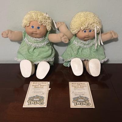 Cabbage Patch Doll Twins W/Papers (B3-RG)