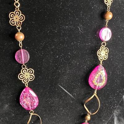 Vintage Bohemian Pink Crystal Necklace with Filigree Flowers and Teardrop Pendant - Gold Tone Chain