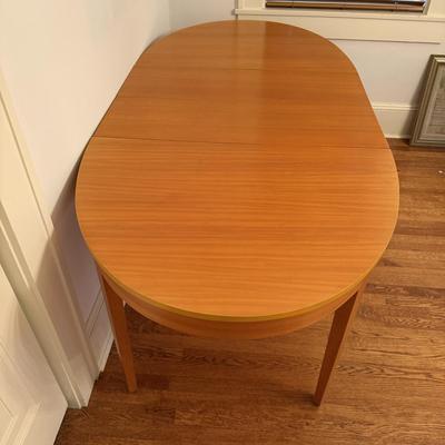 Drexel MCM Dining Table with Two Leaves (DR-MG)