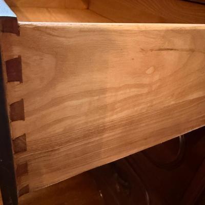 Davis Cabinet Company Lillian Russell Collection Washstand (B2-MG)