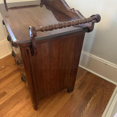 Davis Cabinet Company Lillian Russell Collection Washstand (B2-MG)