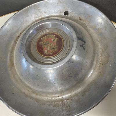 Cadillac "Sombrero" hubcap