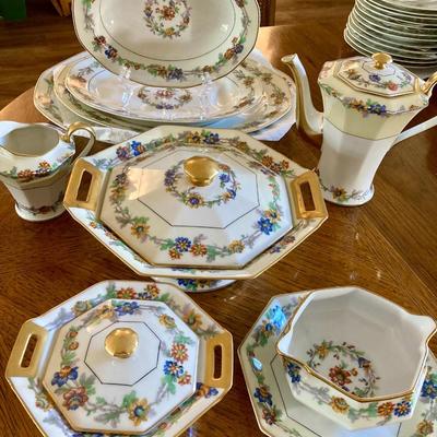 Sale Photo Thumbnail #486: Nine(9) pcs Amboise service set.   3platters, 1 bowl 2 covered, 1 teapot