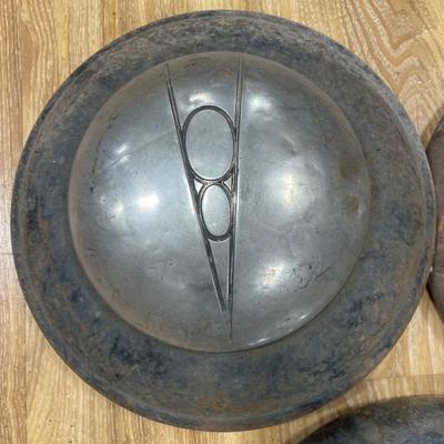 V8 hubcaps