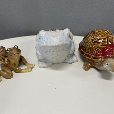 Outdoor critter decor