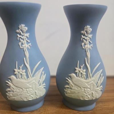 Sale Photo Thumbnail #18: Ceramic vases