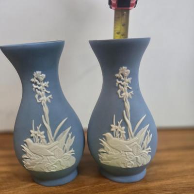 Sale Photo Thumbnail #20: Ceramic vases