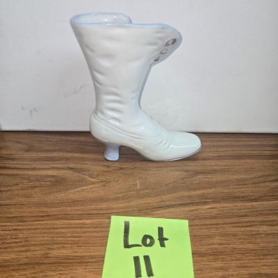 Sale Photo Thumbnail #44: Porcelain boot